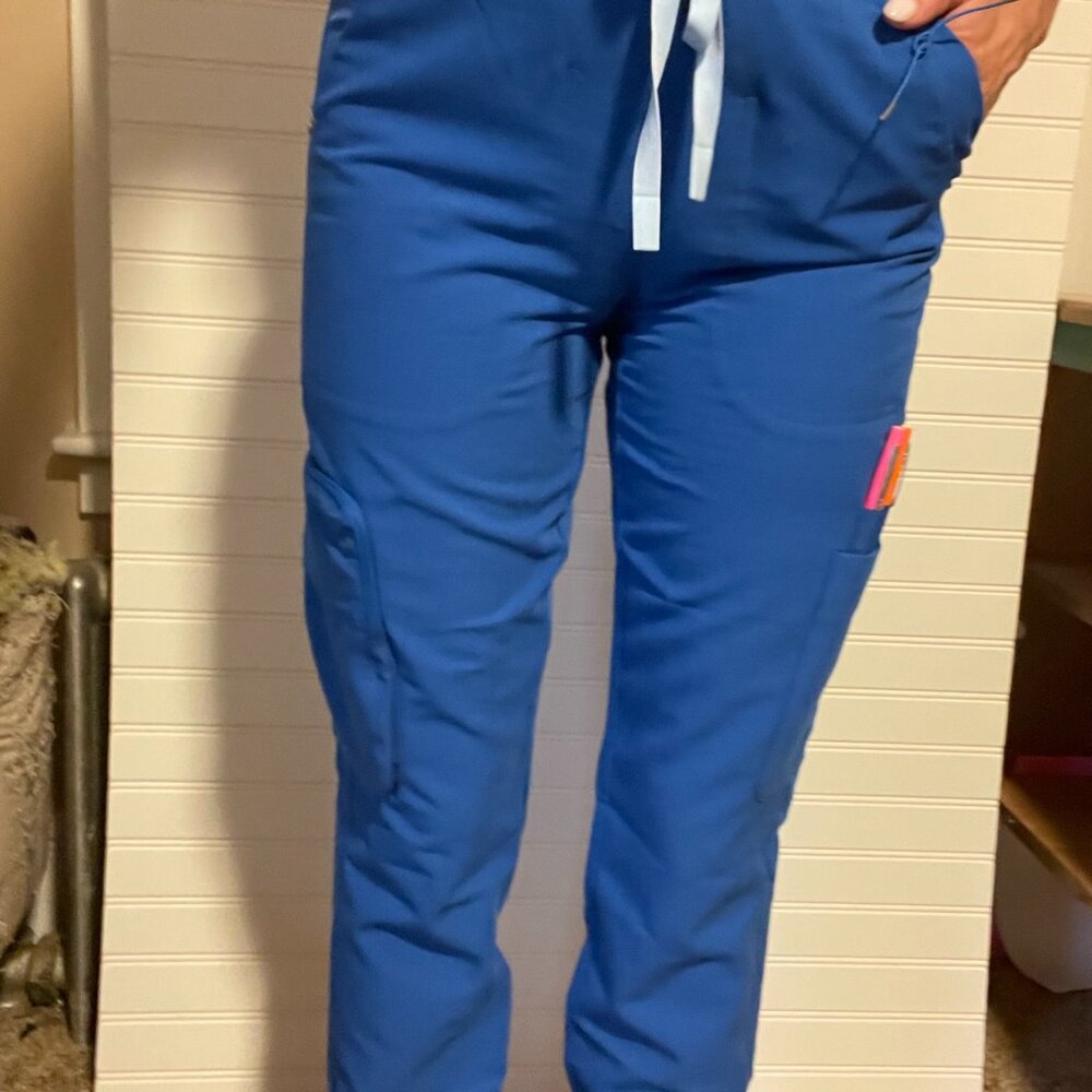 FIGS *LIMITED EDITION* 22 Pocket Petite Jogger Scrub Pants - Royal Blue